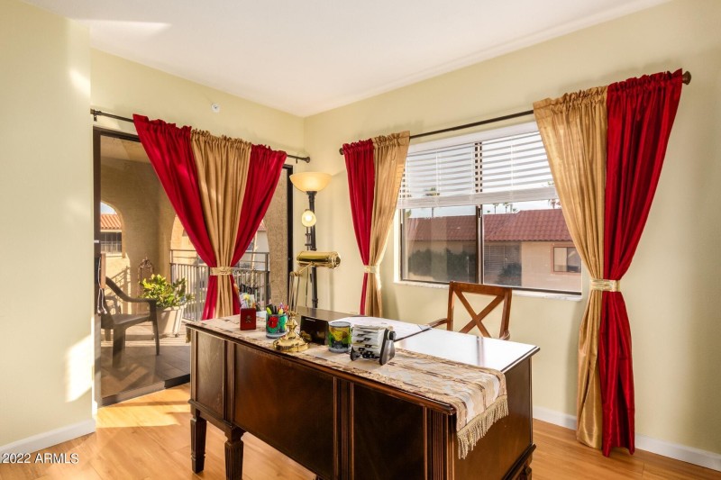 0005-05 - Thunderbird