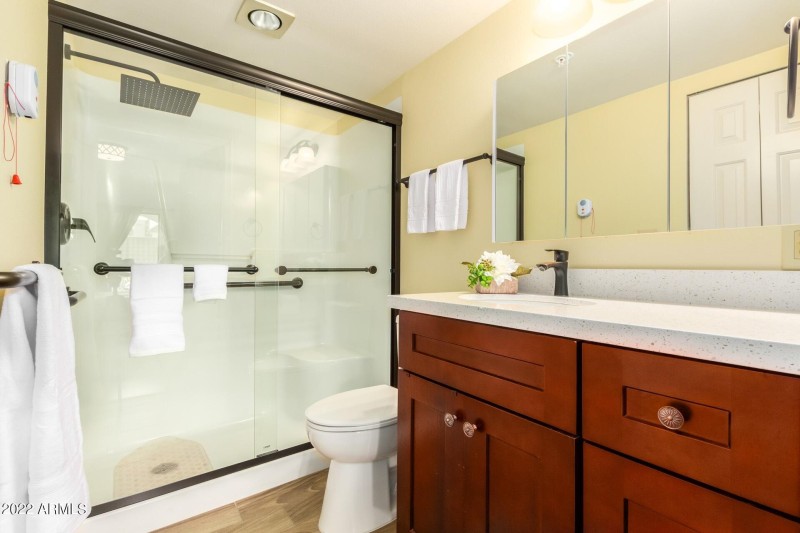 0018-18 - Thunderbird