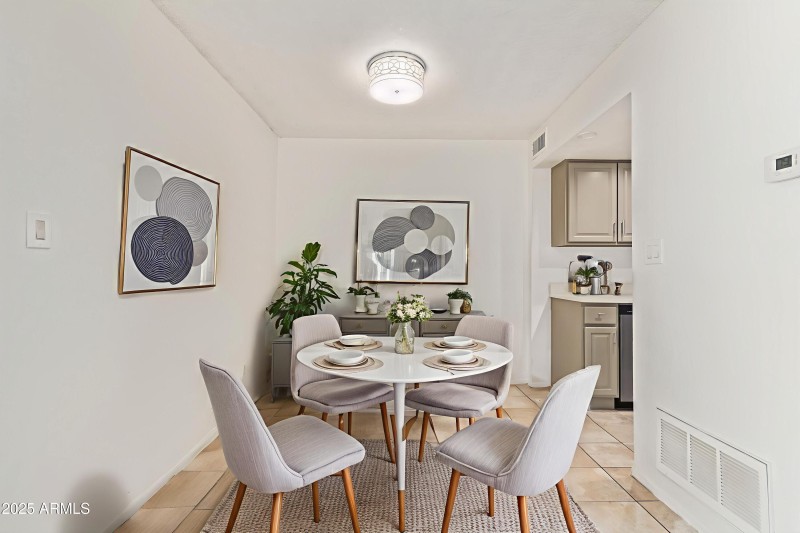 11-Palo-Verde - Dining Room - Scandinavi