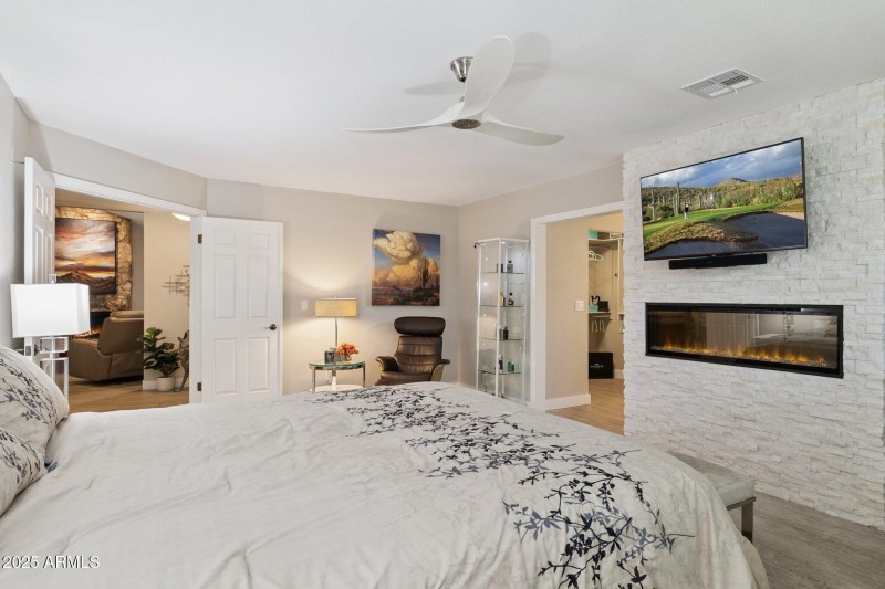 23-web-or-mls-207-w-surrey-ave