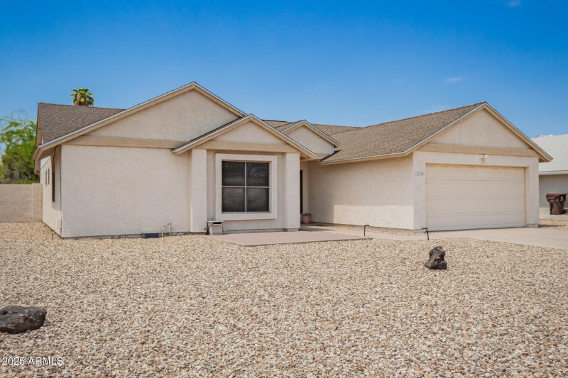 Huge Front Yard With Front Patio