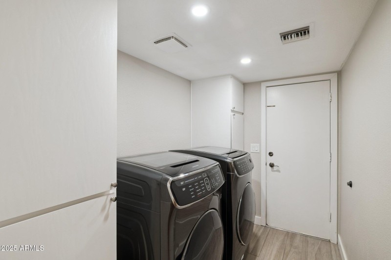 38-web-or-mls-207-w-surrey-ave
