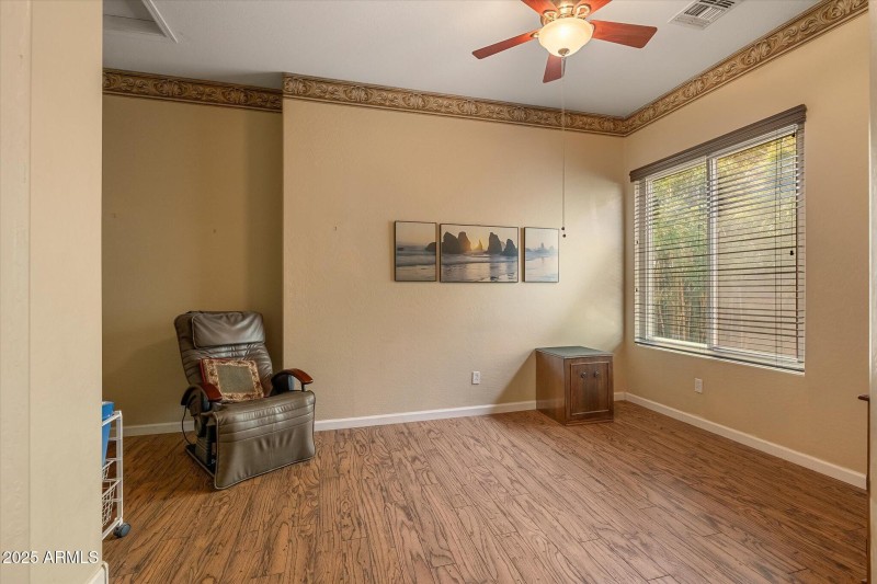 primary sitting rm/office