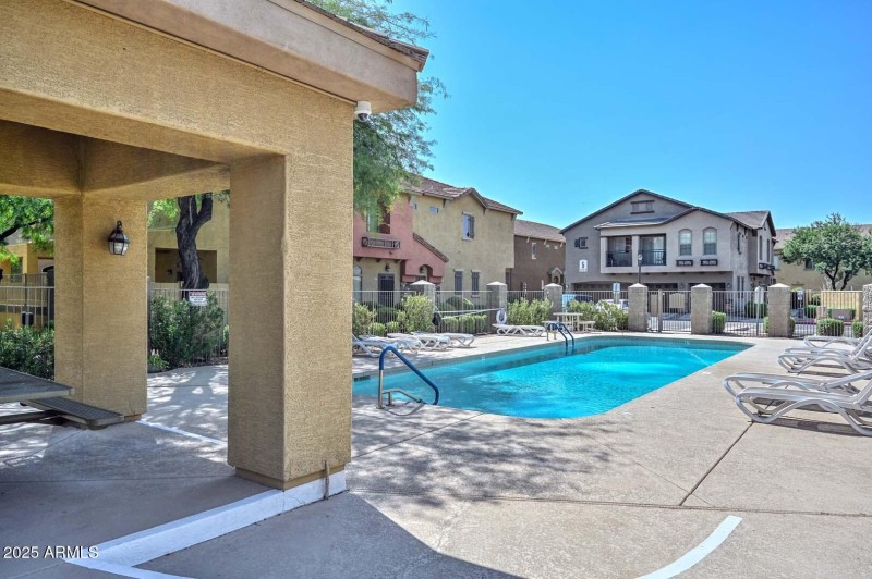 Community Ramada-Pool