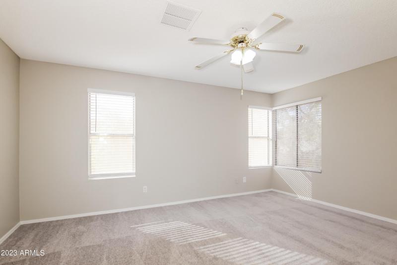 008-photo-master-bedroom-7603371