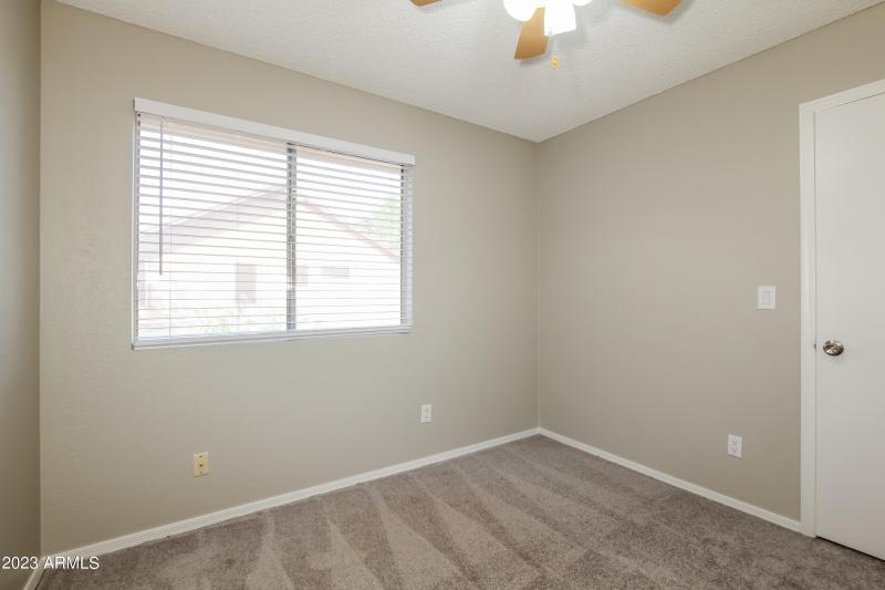 013-photo-bedroom-7603363