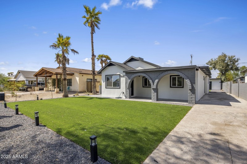 1-web-or-mls-D46A2116