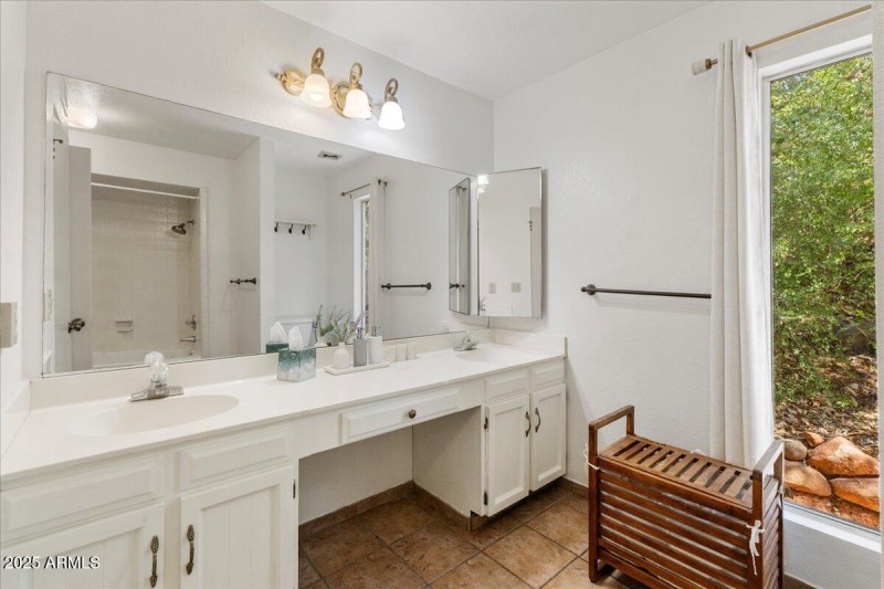 28-Secondary Bathroom