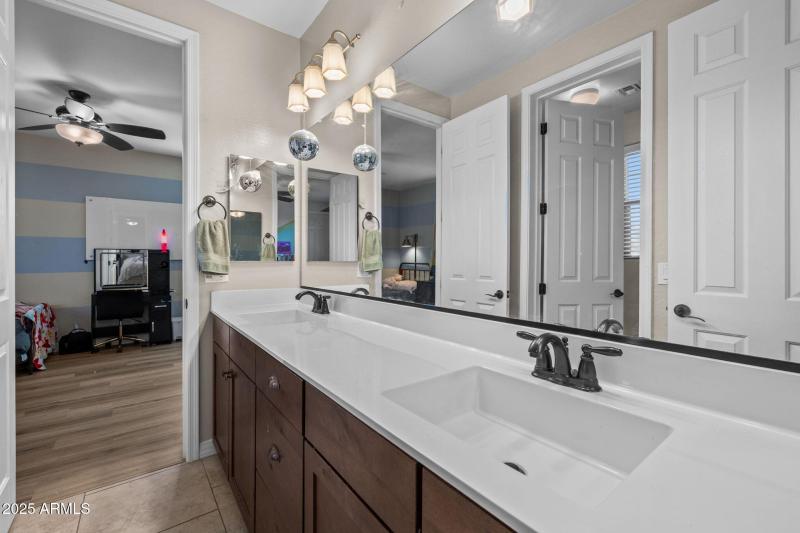 36-web-or-mls-10648 E. Kinetic Drive-36