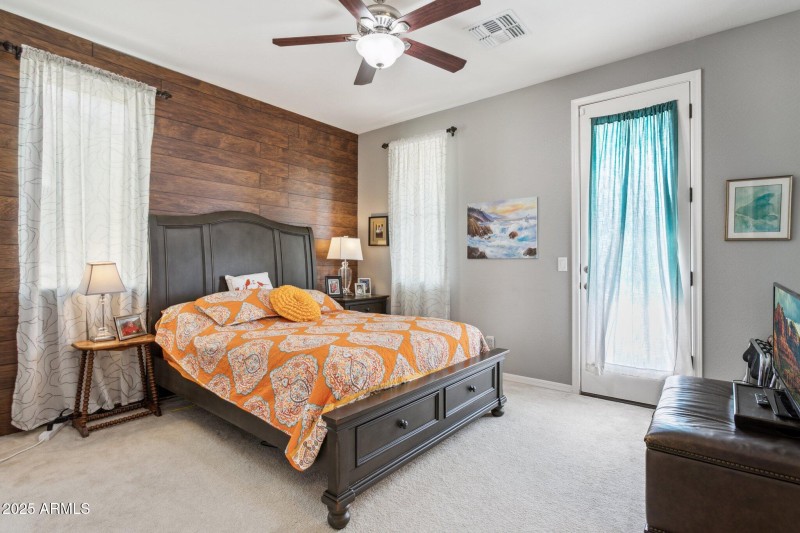 Guest en suite upstairs