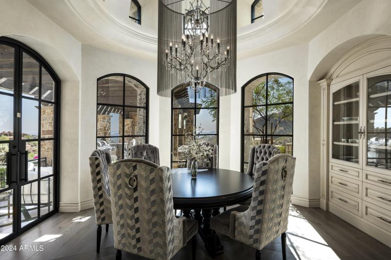 Refined Breakfast Room