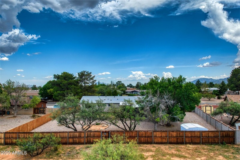 062015-2011 East Foothills Drive