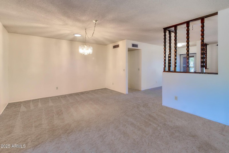 082073-2011 East Foothills Drive