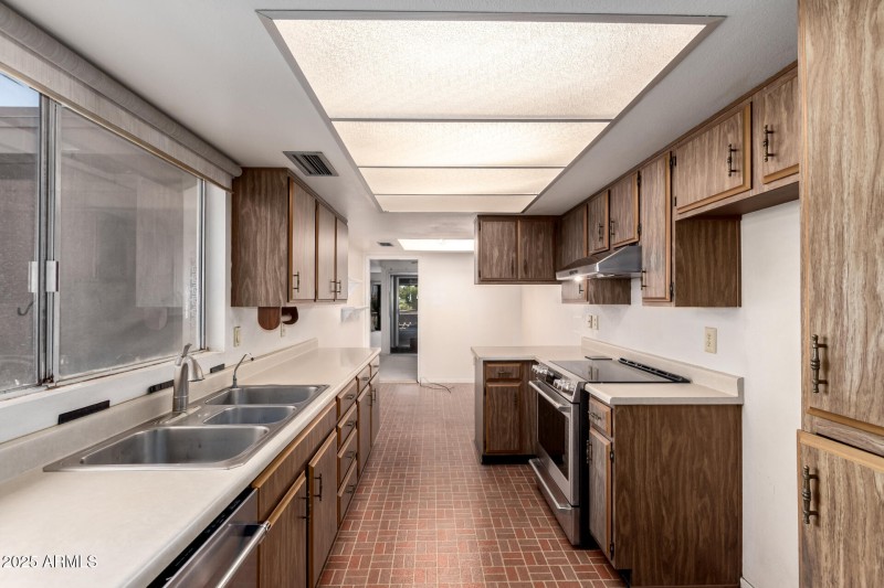 Plenty of Kitchen Storage