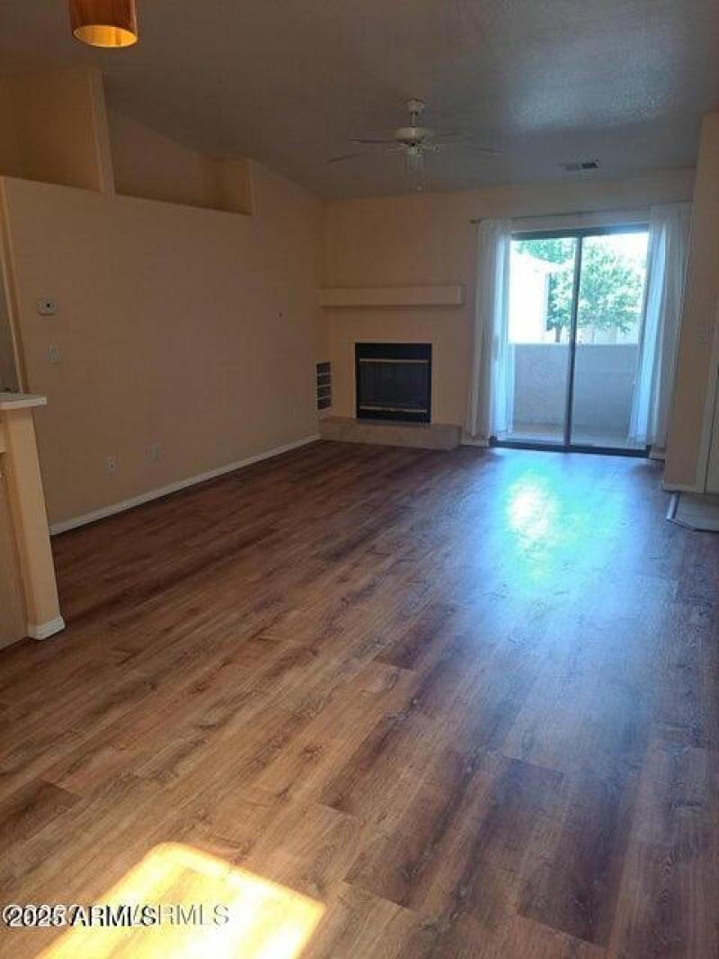 222 Living Area w Fireplace