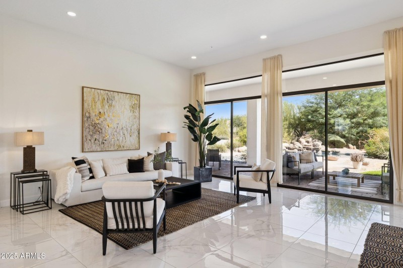 6-web-or-mls-7832-e-parkview-ln