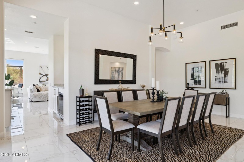 9-web-or-mls-7832-e-parkview-ln