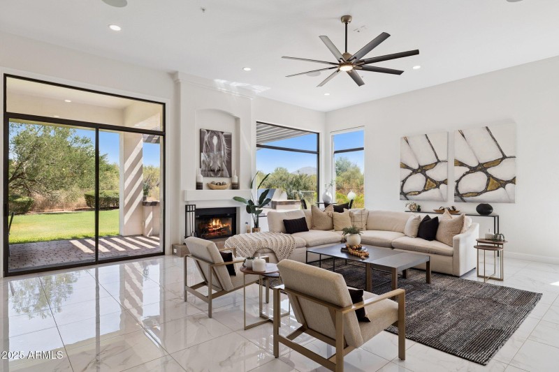 11-web-or-mls-7832-e-parkview-ln