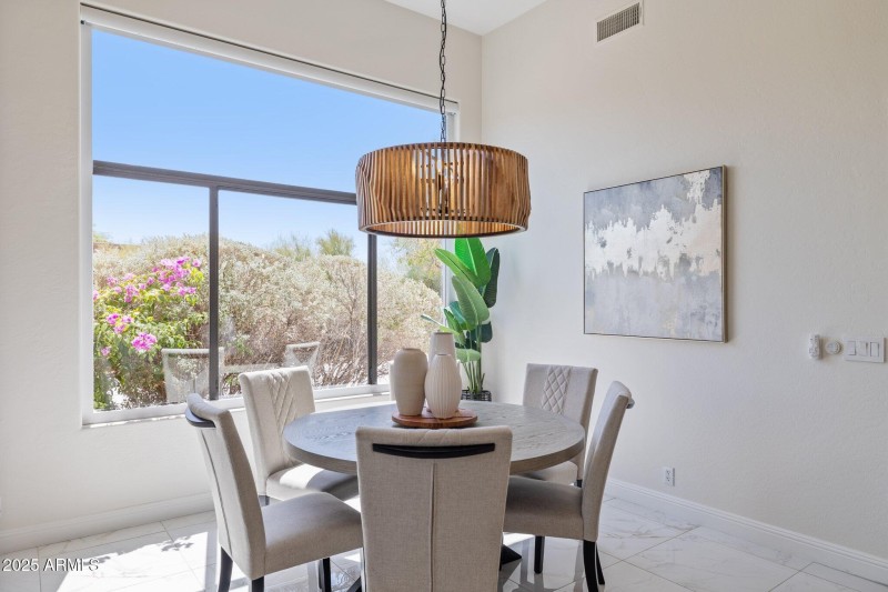 16-web-or-mls-7832-e-parkview-ln