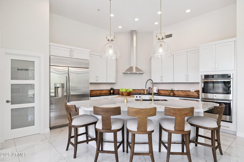 17-web-or-mls-7832-e-parkview-ln