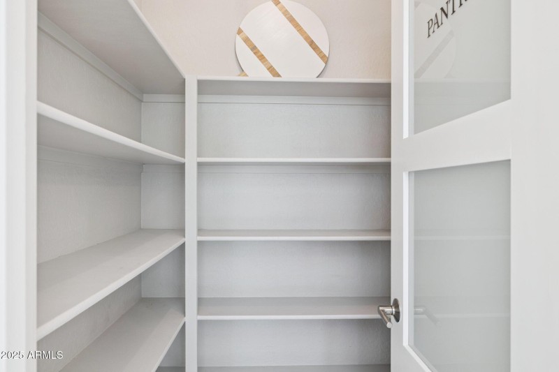 21-web-or-mls-7832-e-parkview-ln