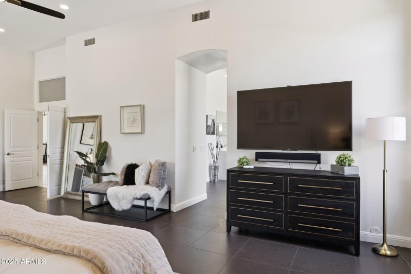 24-web-or-mls-7832-e-parkview-ln