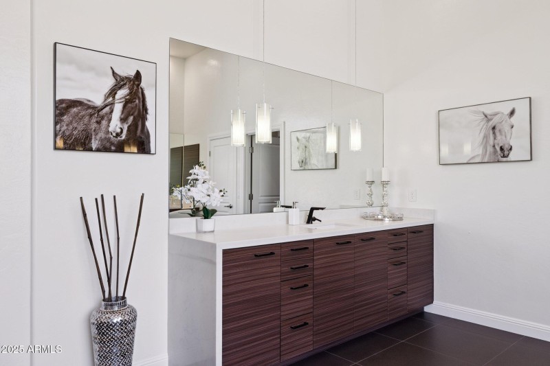 29-web-or-mls-7832-e-parkview-ln