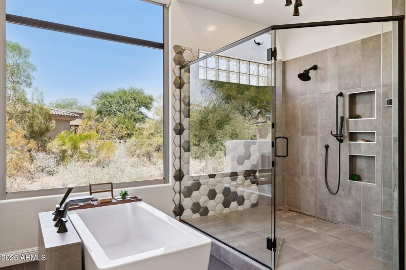 30-web-or-mls-7832-e-parkview-ln