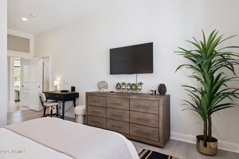 35-web-or-mls-7832-e-parkview-ln