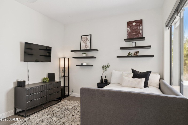 39-web-or-mls-7832-e-parkview-ln