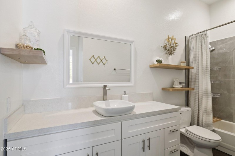 41-web-or-mls-7832-e-parkview-ln