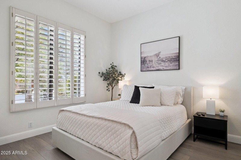 46-web-or-mls-7832-e-parkview-ln