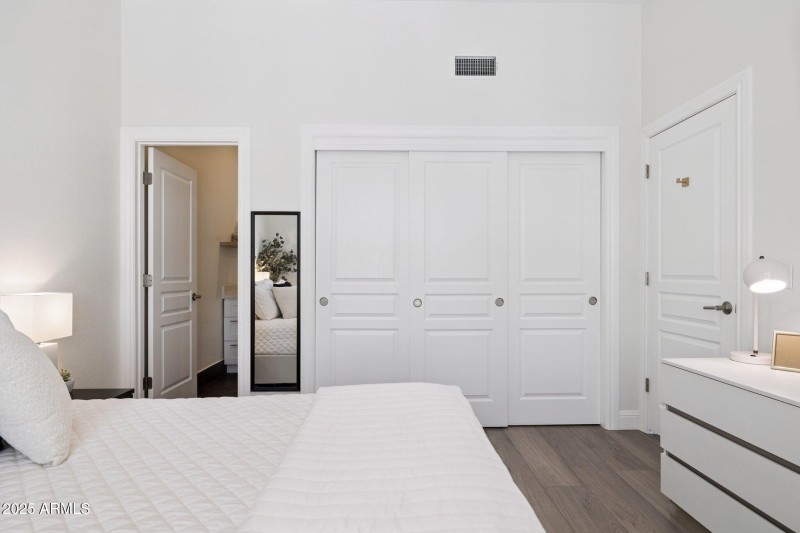 48-web-or-mls-7832-e-parkview-ln