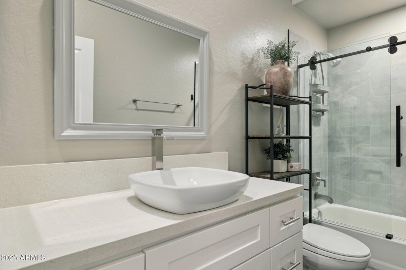 49-web-or-mls-7832-e-parkview-ln