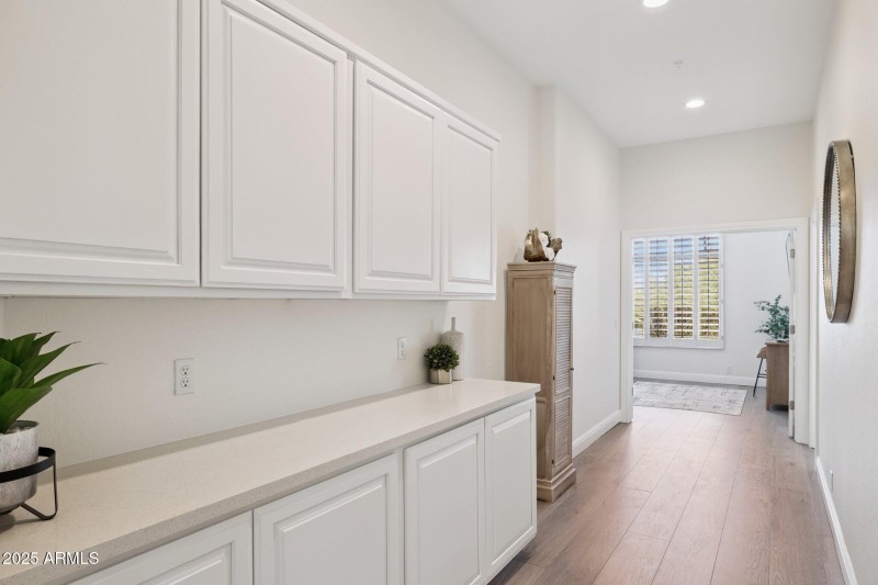 50-web-or-mls-7832-e-parkview-ln