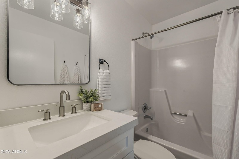 24-web-or-mls-Portobello Ave-24