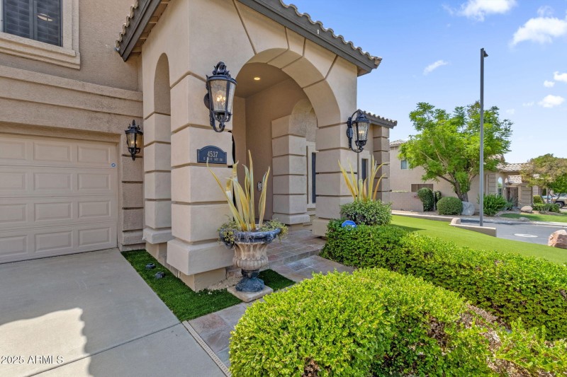 4-web-or-mls-4537-e-blue-sky-dr