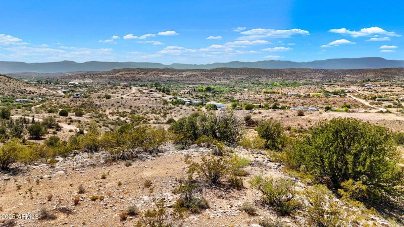 15-Lot Photo 194J (2)