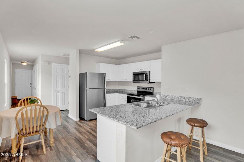 Bright Kitchen & Dining