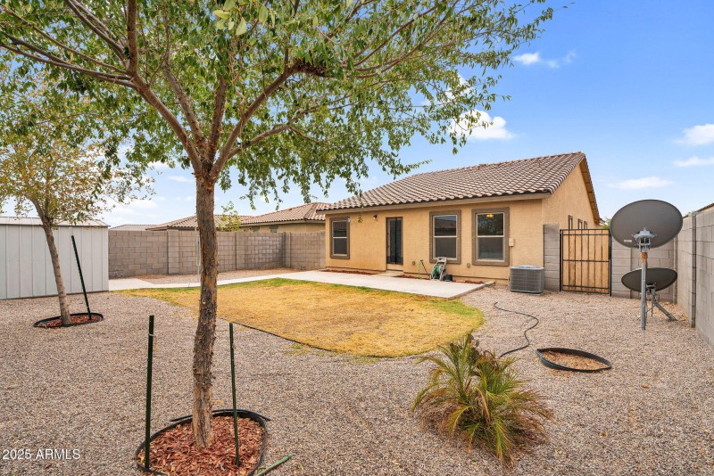 Large Backyard Space