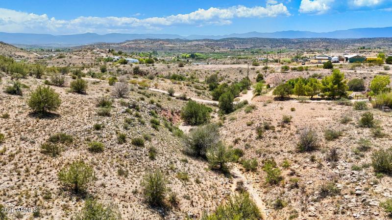 16-Lot Photo 194H (2)