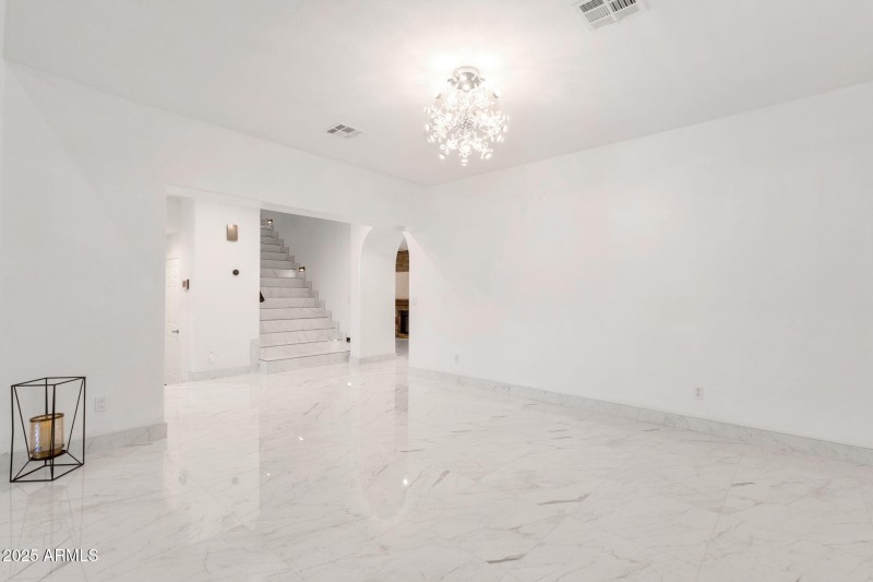 14-web-or-mls-4537-e-blue-sky-dr