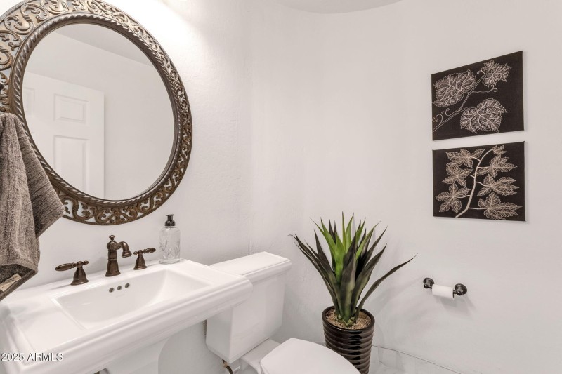 15-web-or-mls-4537-e-blue-sky-dr