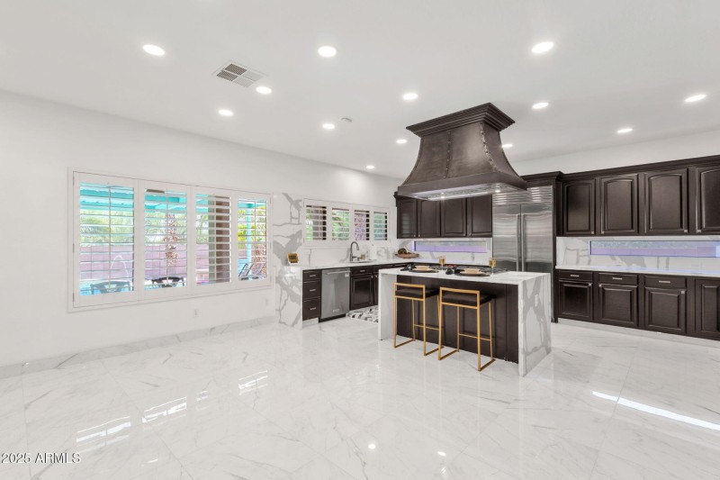 17-web-or-mls-4537-e-blue-sky-dr