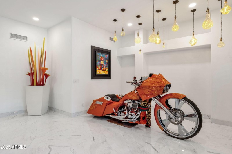 27-web-or-mls-4537-e-blue-sky-dr