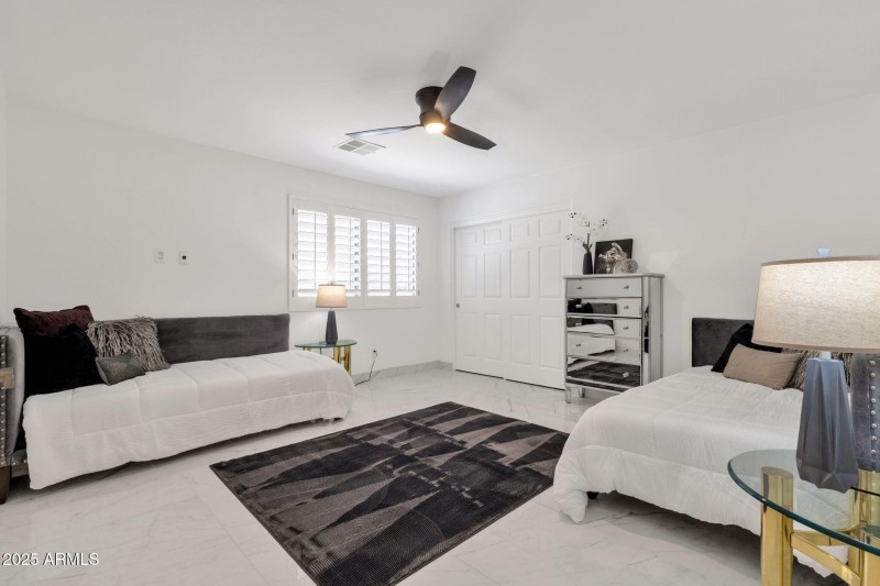 38-web-or-mls-4537-e-blue-sky-dr