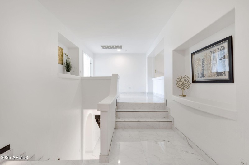 43-web-or-mls-4537-e-blue-sky-dr