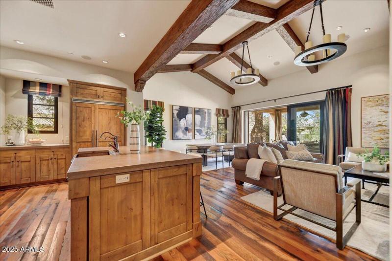 26-Kitchen Sitting II