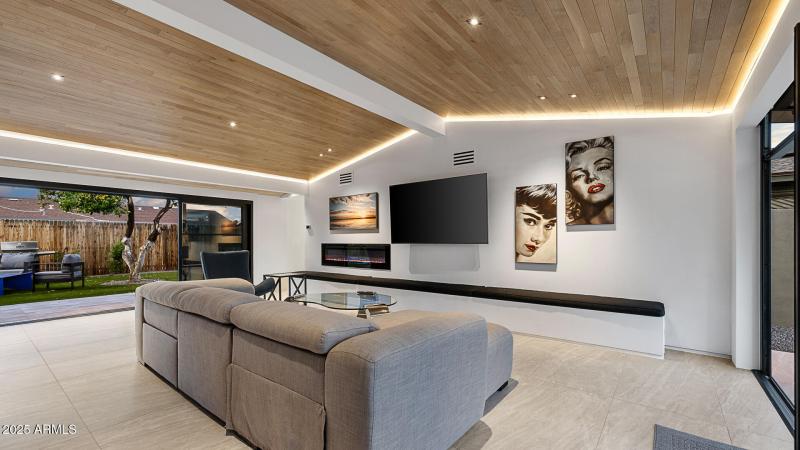 Modern-Old-Town-Scottsdale-2-2