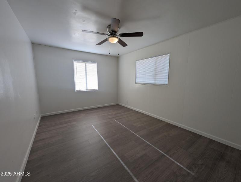 PXL_20250812_000323924